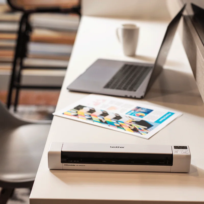Scanner mobile à défilement Brother DS-940DW / Wifi